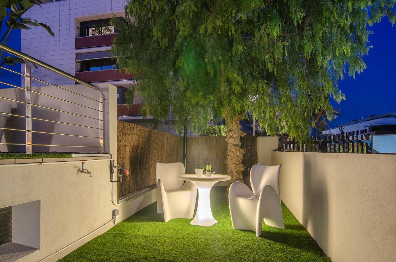 Sitges Spaces Garden Paradise 3 Bedroom, 3 Bathroom, Huge Private Garden-Terrace, Pool- Sleeps Up To 8 Dış mekan fotoğraf