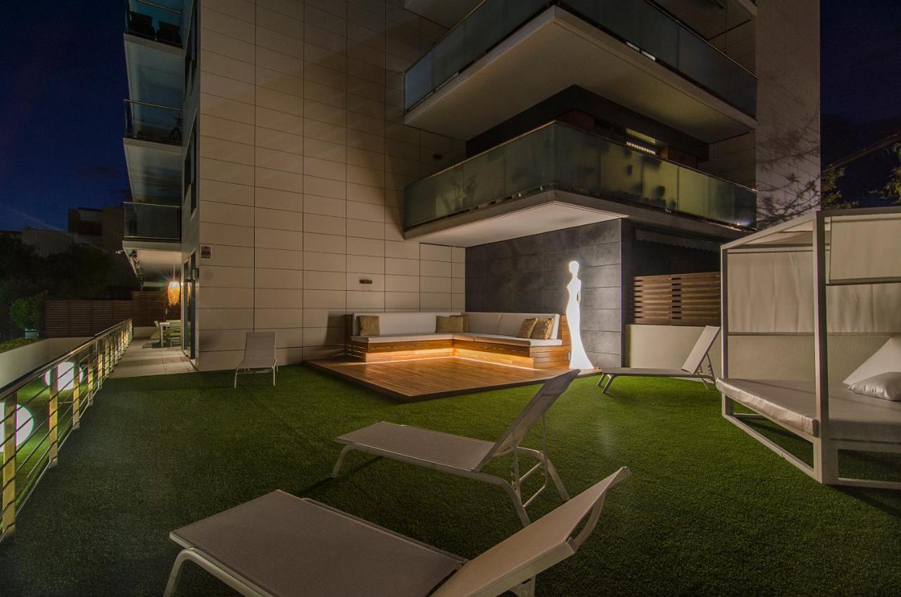 Sitges Spaces Garden Paradise 3 Bedroom, 3 Bathroom, Huge Private Garden-Terrace, Pool- Sleeps Up To 8 Dış mekan fotoğraf